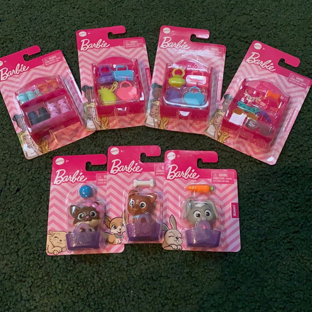 New 7 piece Barbie Accessories & Pets
